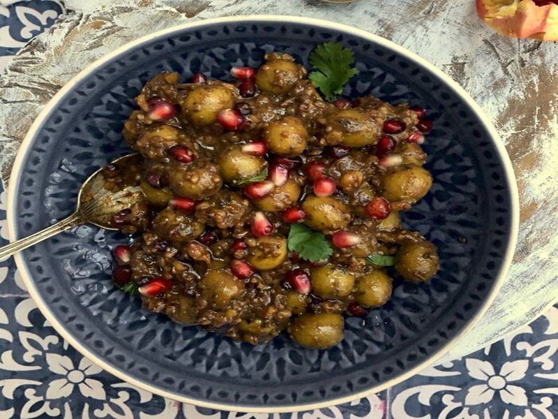 Zeitoon-Parvardeh (Marinated Olive in Pomegranate and Walnut)