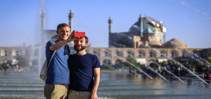 Top 10 Iranian Etiquette to Follow as a Tourist
