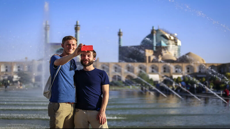 Top 10 Iranian Etiquette to Follow as a Tourist